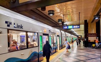 Eliminating Second Seattle Rail Tunnel Could Save $4.5B, But With Major Impacts, Delays Passengers board and disembark at Westlake Station's northbound platform.