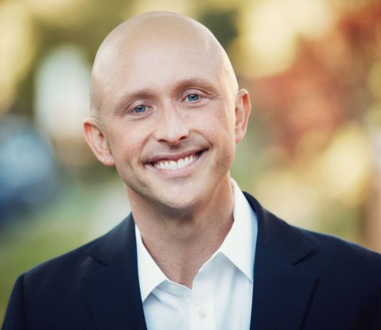 Morales Takes Lead, Davis Trims Gap to 1.5% After Friday Drop