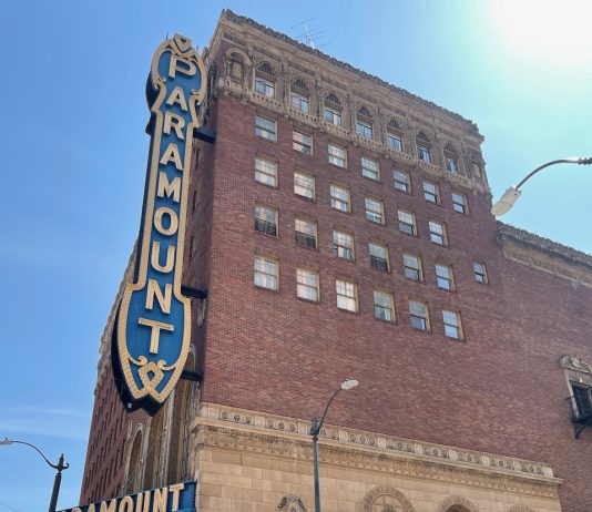 The Paramount’s Apartments: 1bd/1ba, Showstopping Location