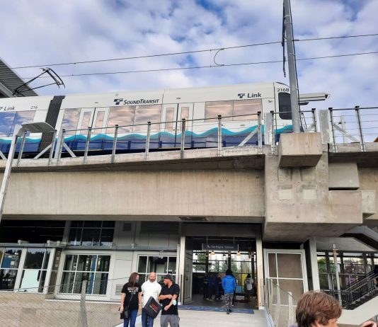 Sound Transit Doubles Down on Flat Link Fares, Queuing Up 30% Hike for Most Riders