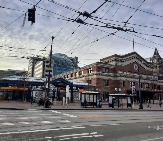 Sound Transit Approves $3 Flat Fare for Link Chinatown-Internation District station with Union Station, where Sound Transit holds its board meetings.