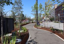 Seattle’s Waterfront Bike Path Won’t Open Until This Winter