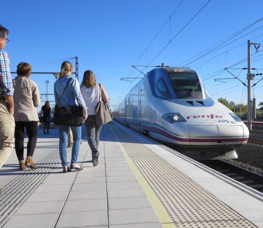 WSDOT Wins $50 Million Grant for Cascadia High-Speed Rail Planning A group of a half dozen passengers walk to board a train