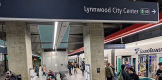Sound Transit to Suspend Downtown Link Service on Sunday for Maintenance Work A crowded northbound train unloads at U District Station with dozens waiting on the platform for the southbound train.