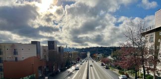 Aurora Ave N from a pedestrian bridge near Fremont on a clear day, looking north