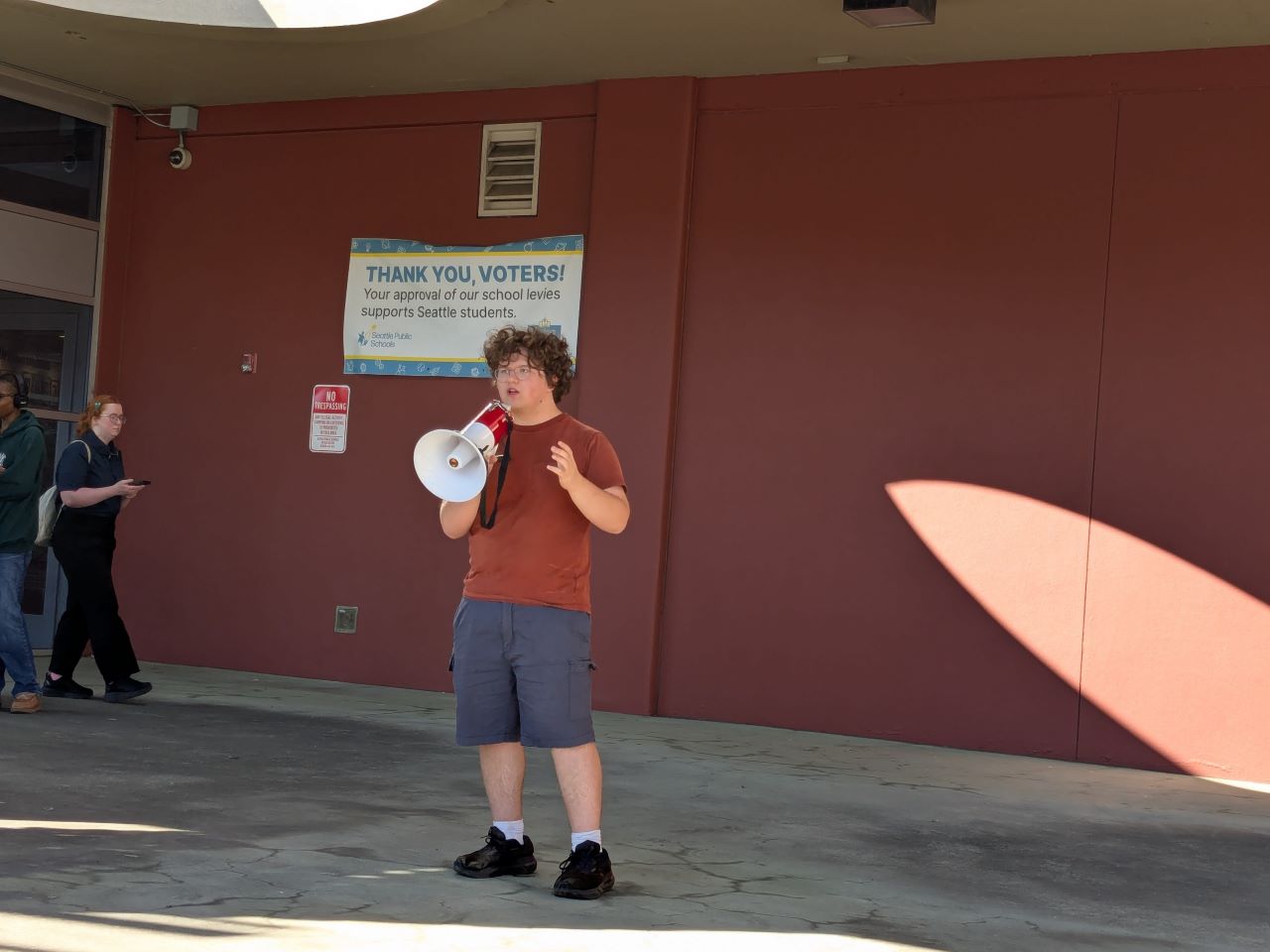 Seattle School Board Considers Returning Police to Garfield High